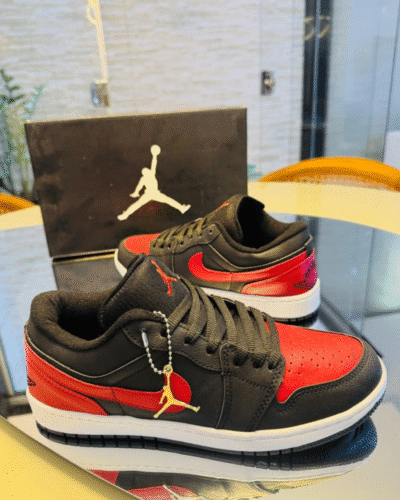 JORDAN | NEGRO CON ROJO