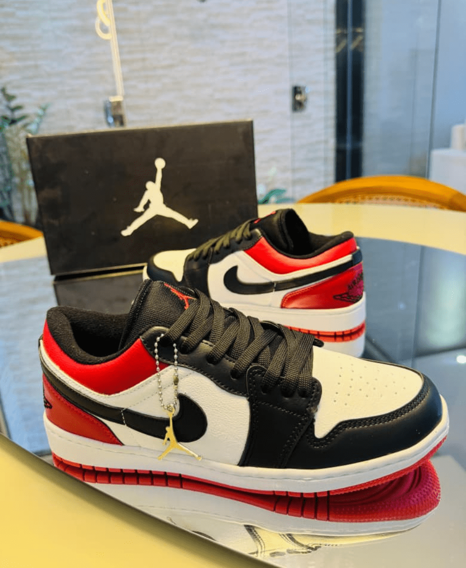 NIKE JORDAN | ROJO CON BLANCO Y NEGRO