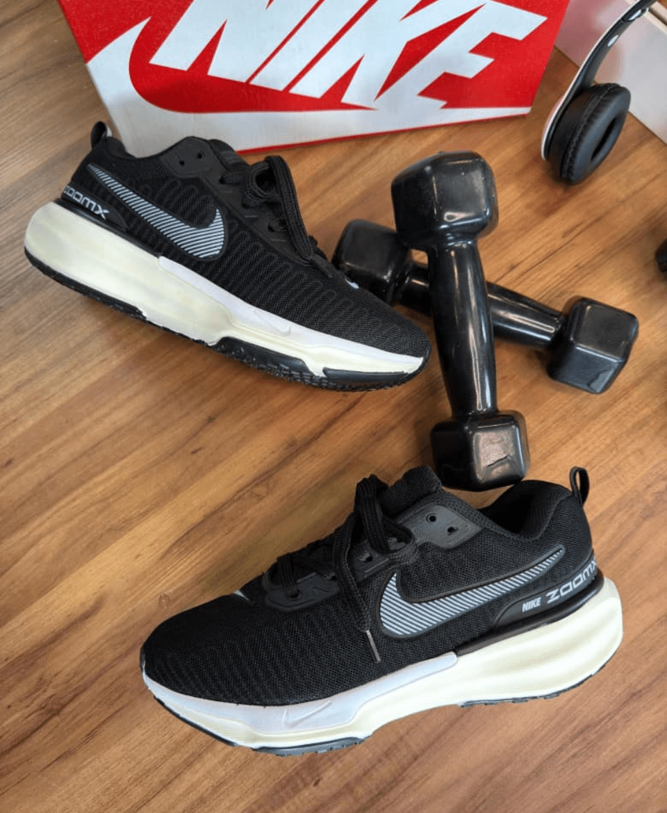 NIKE INVICINBLE RUN | B Y N