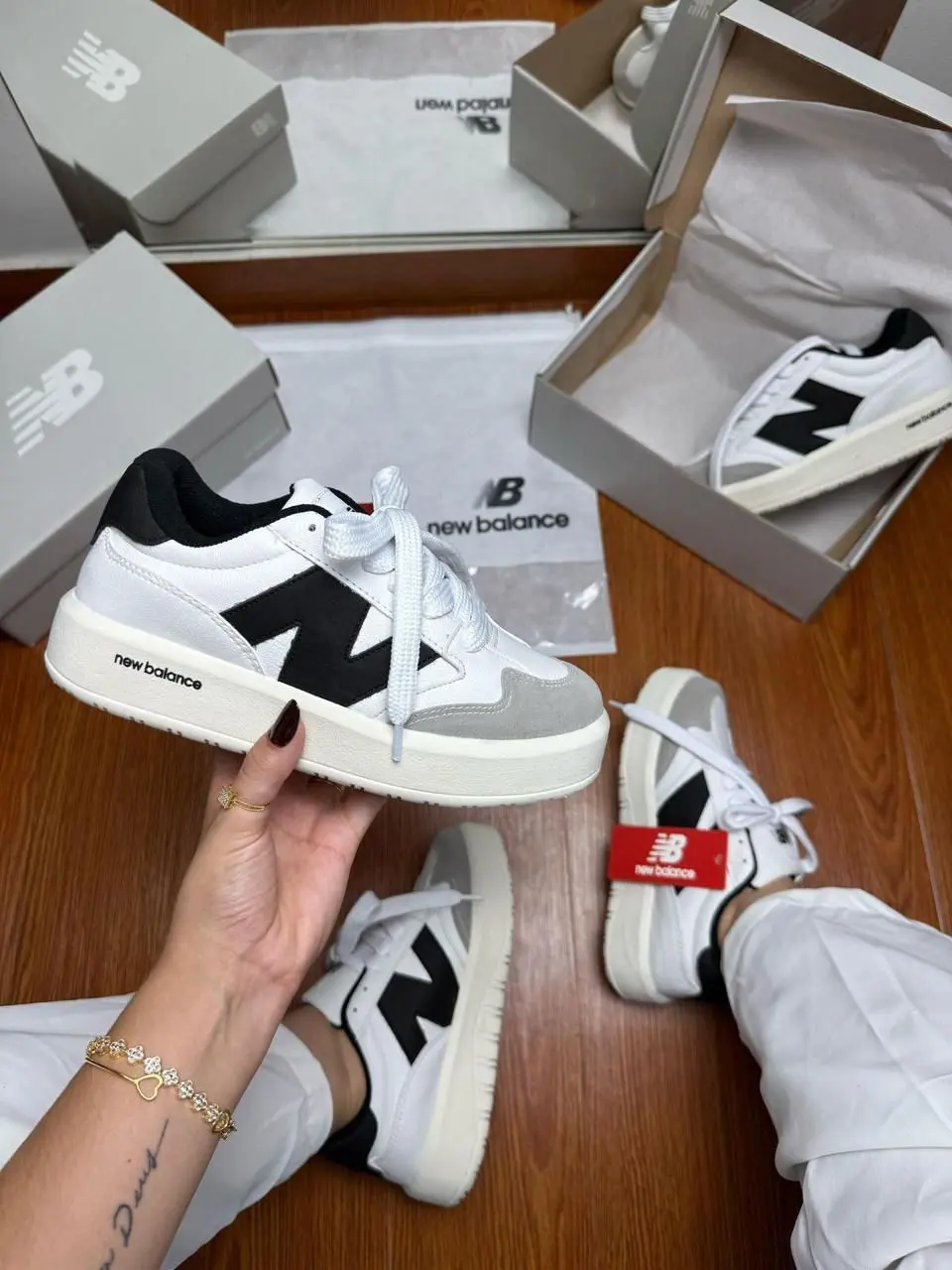 NEW BALANCE CT302 | BLANCO Y NEGRO