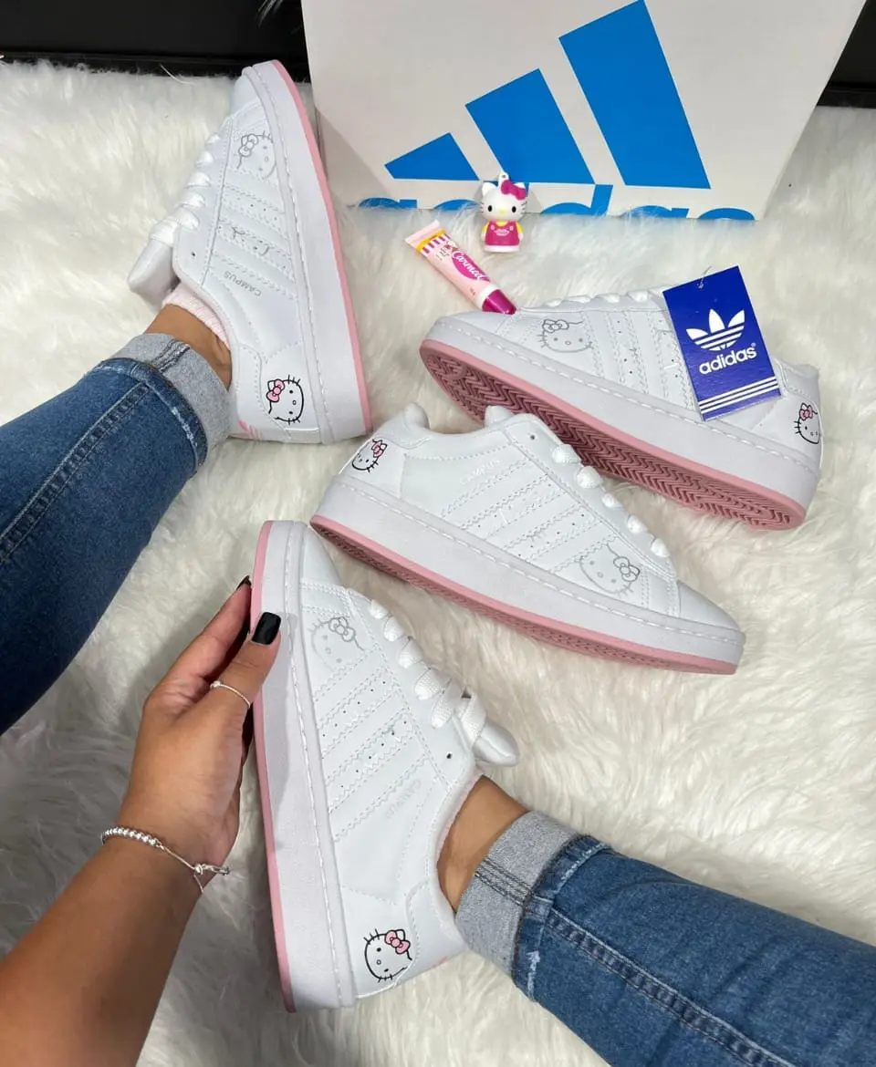 Zapatillas Adidas Hello Kitty edición especial en blanco con detalles rosa pastel