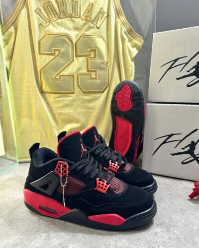 JORDAN RETRO 4 - NEGRO ROJO