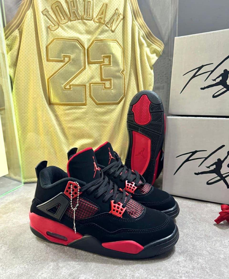 JORDAN RETRO 4 - NEGRO ROJO